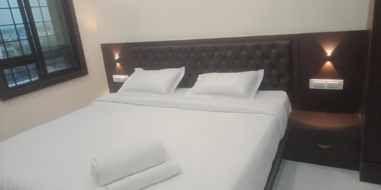 M G Residency Hotel Chikmagalur Ngoại thất bức ảnh