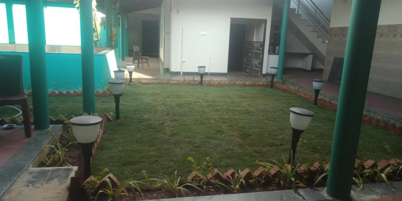 M G Residency Hotel Chikmagalur Ngoại thất bức ảnh
