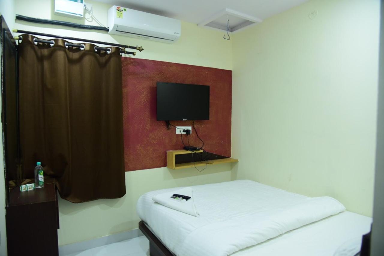 M G Residency Hotel Chikmagalur Ngoại thất bức ảnh