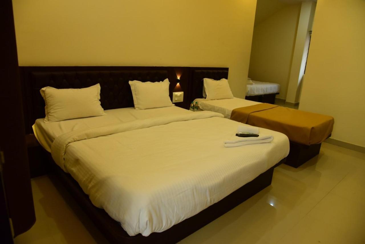 M G Residency Hotel Chikmagalur Ngoại thất bức ảnh