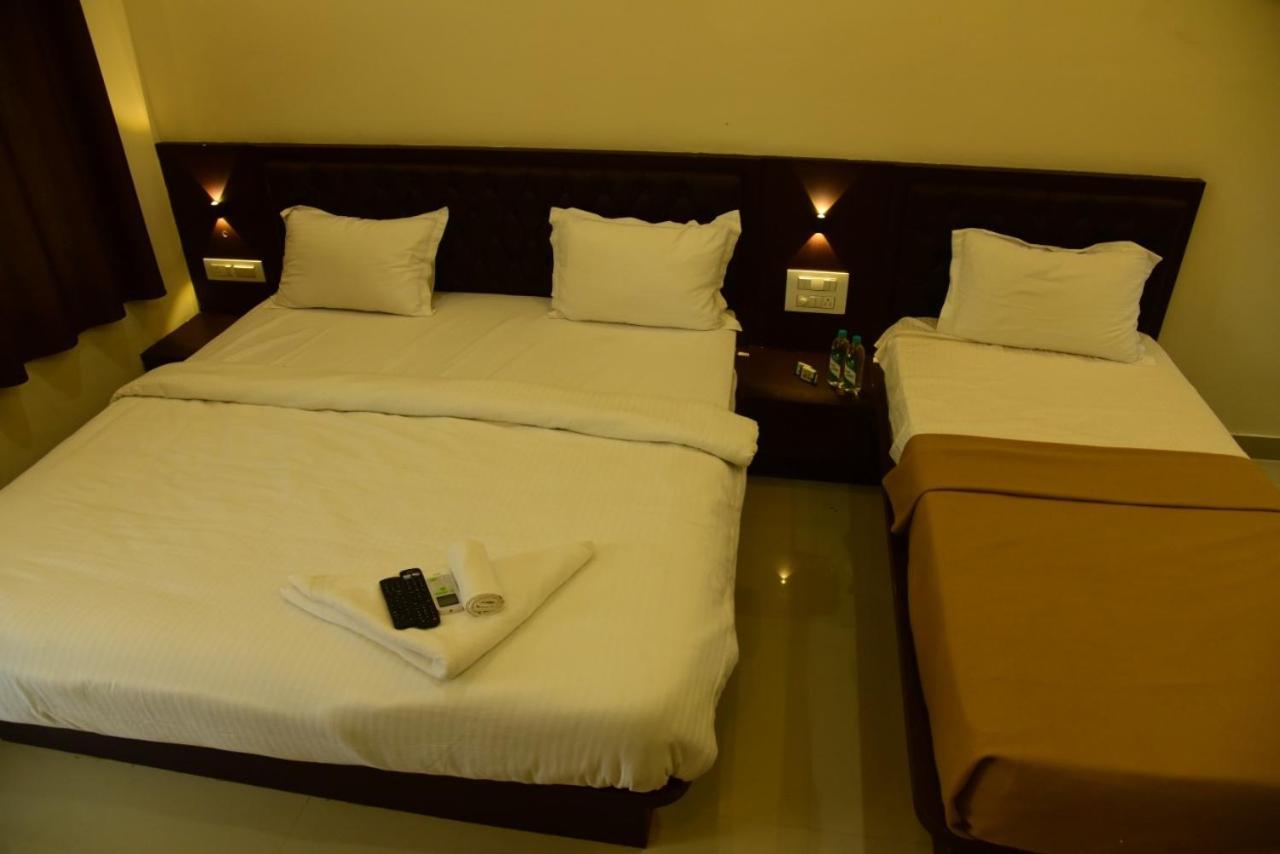 M G Residency Hotel Chikmagalur Ngoại thất bức ảnh