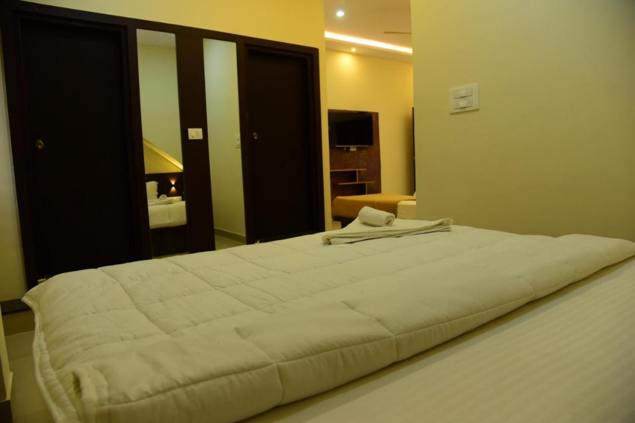 M G Residency Hotel Chikmagalur Ngoại thất bức ảnh