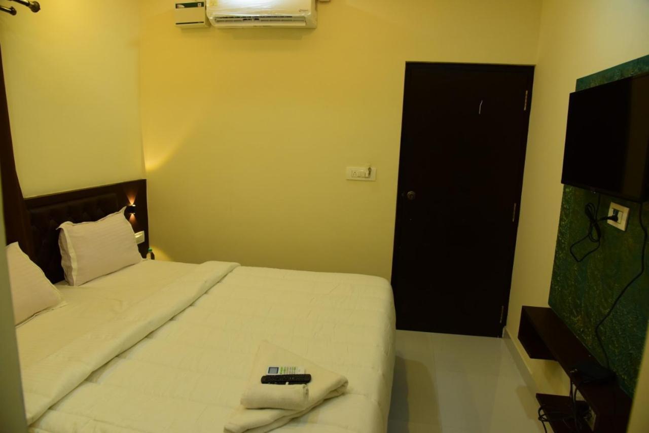 M G Residency Hotel Chikmagalur Ngoại thất bức ảnh