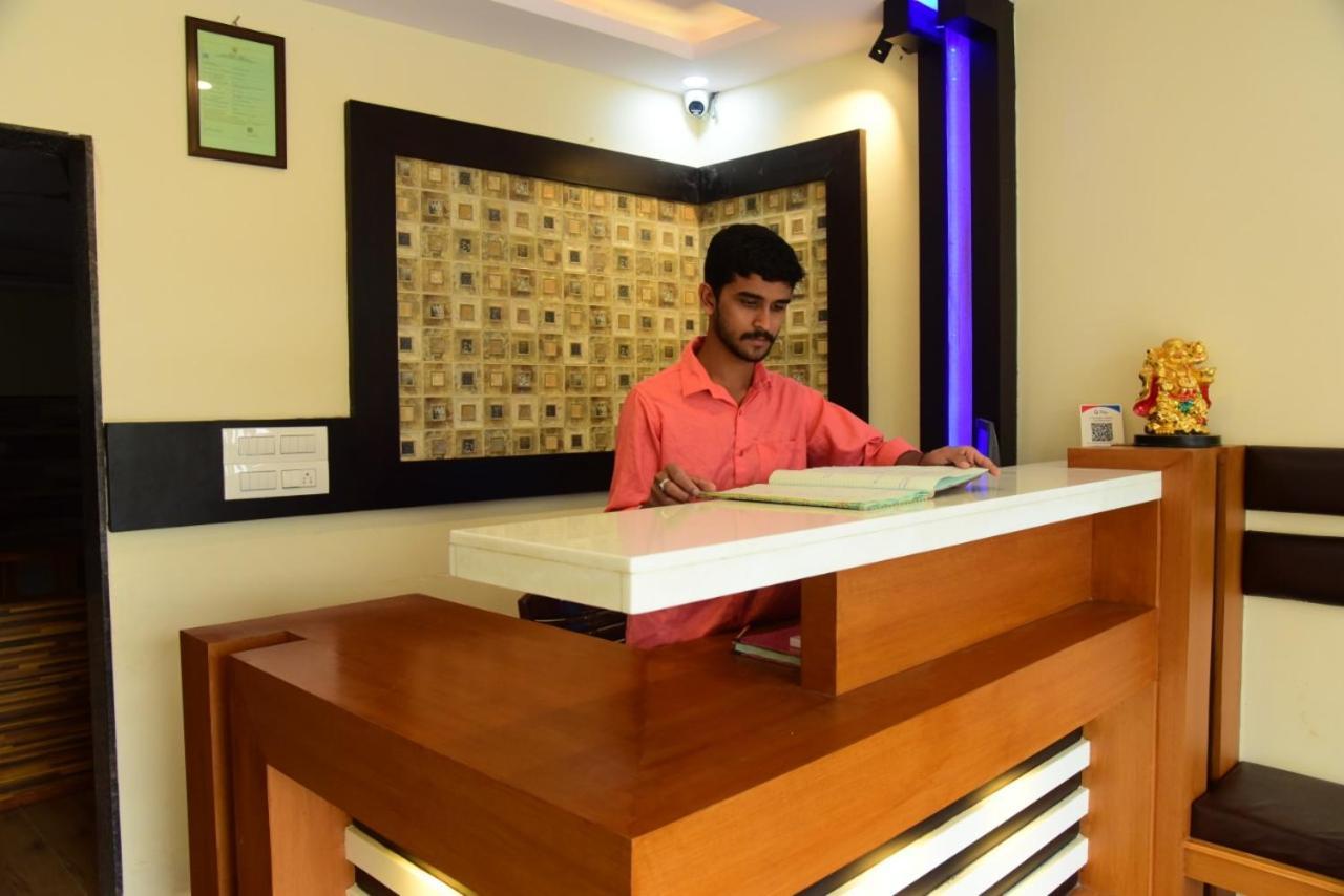 M G Residency Hotel Chikmagalur Ngoại thất bức ảnh