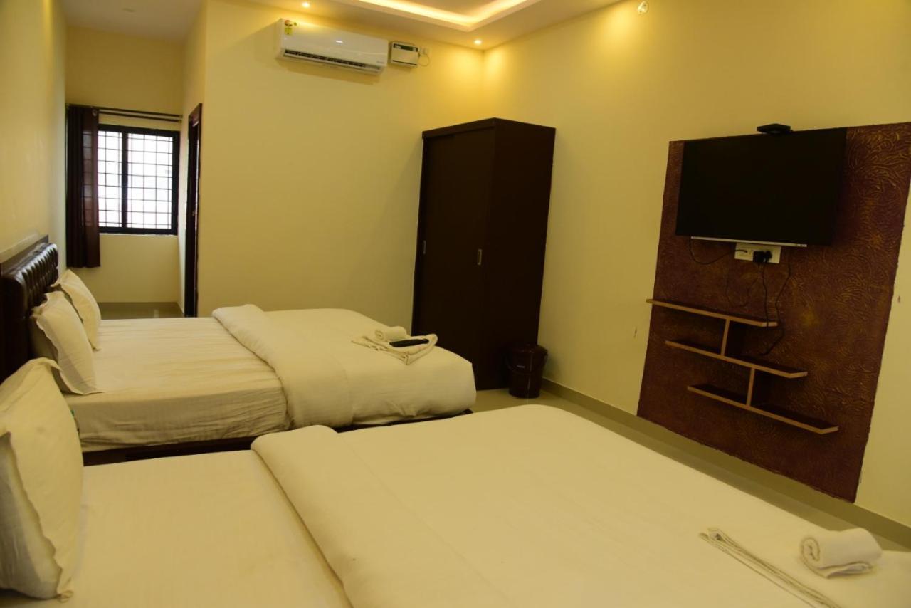M G Residency Hotel Chikmagalur Ngoại thất bức ảnh